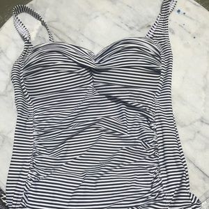 Baiting suit D/DD cup NWOT